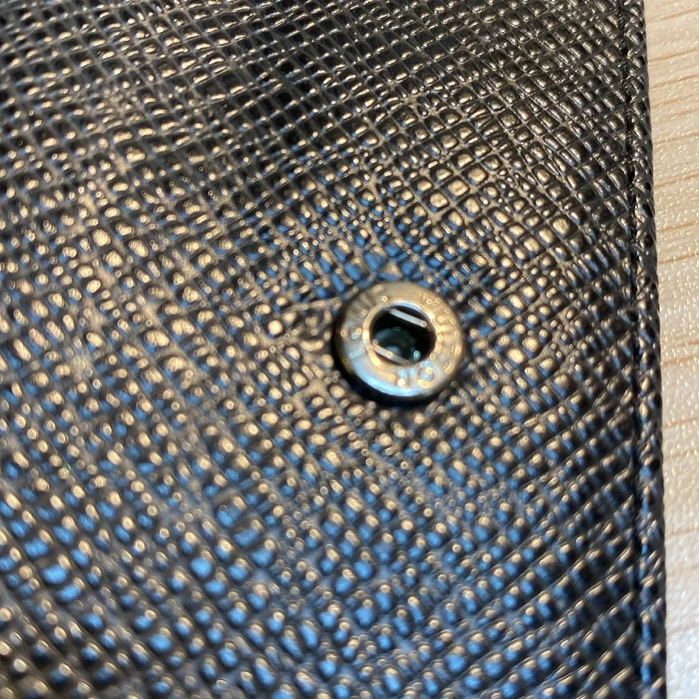 Louis Vuitton Vintage Taïga 6 Key Holder